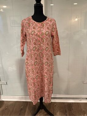 Pink Paisley Midi Kaftan Dress with Three-Quarter Sleeves